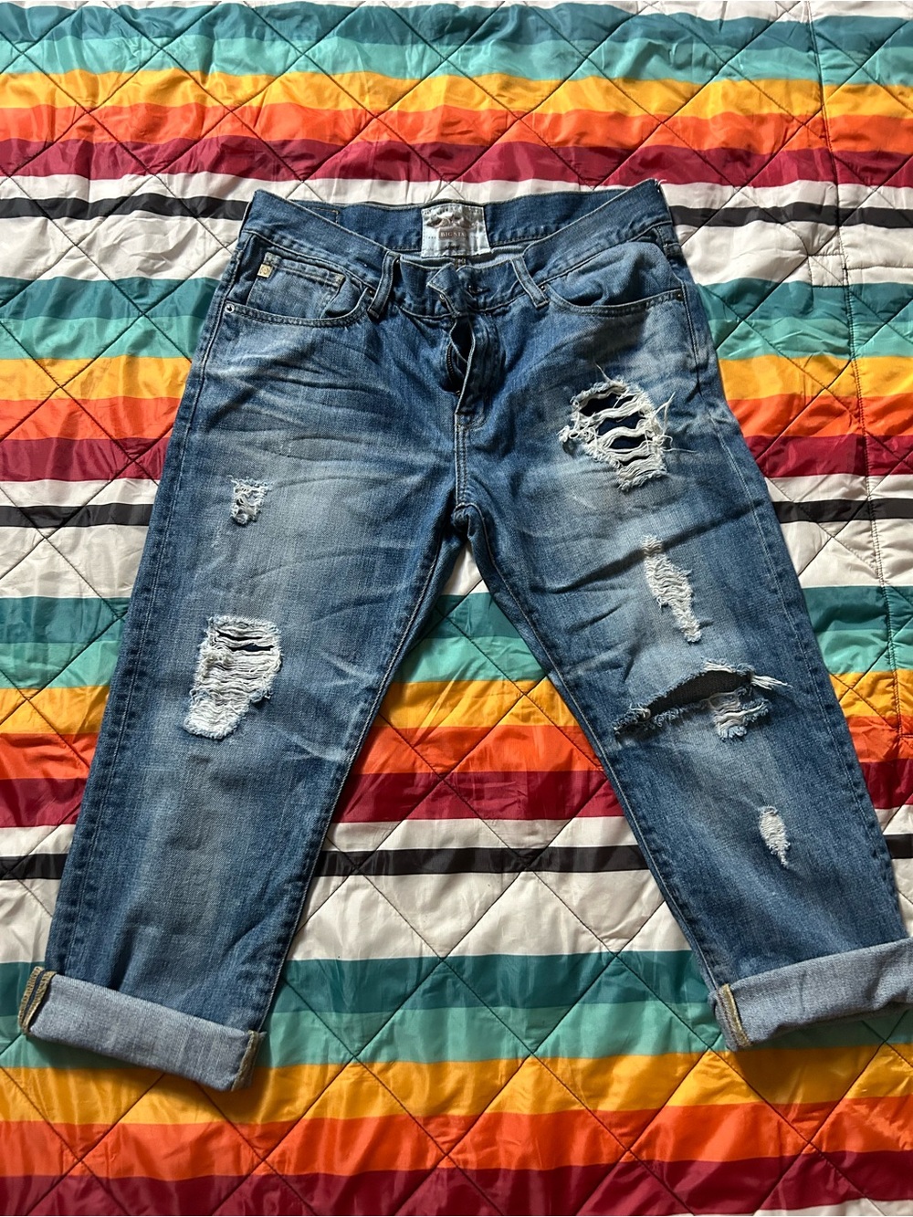Miss Me Distressed Cropped Ankle Jeans in Medium Blue